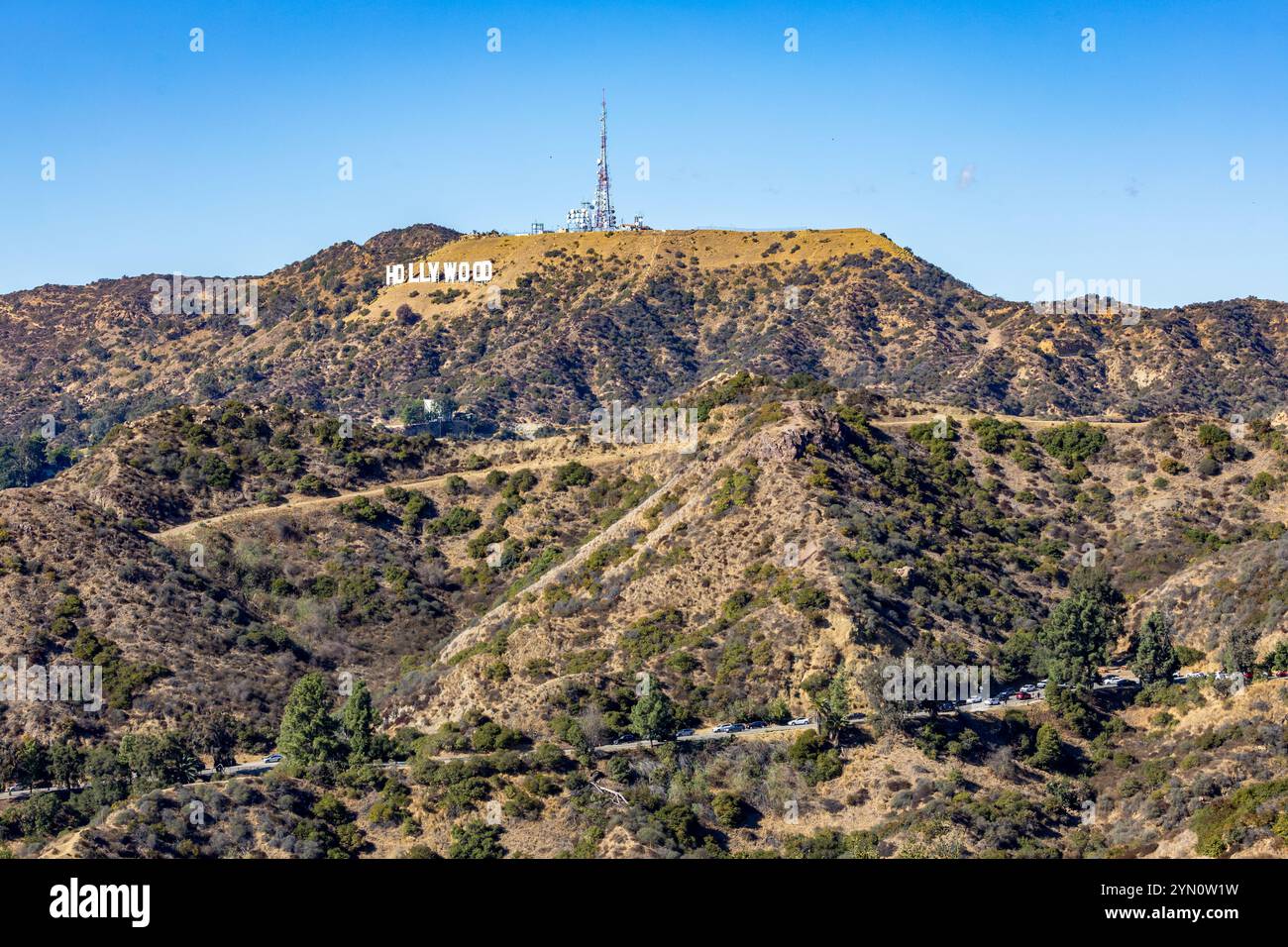 Los Angeles Californie États-Unis - 16 novembre 2024 : le panneau Hollywood vu de la colline de Griffith Park Banque D'Images