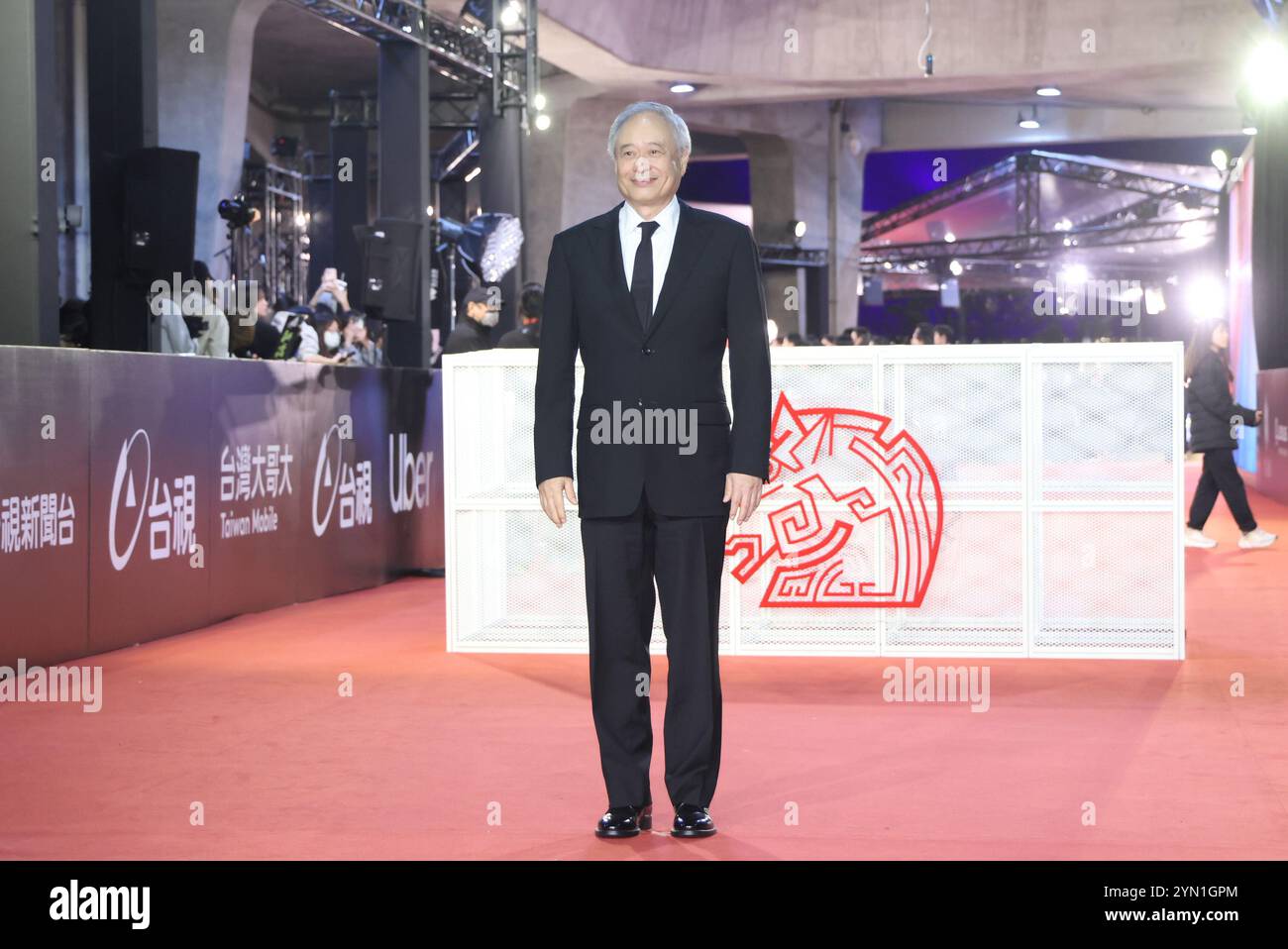 TAIPEI, CHINE - 24 NOVEMBRE 2024 - le réalisateur Ang Lee pose lors de la 61e cérémonie des Taïwan film Golden Horse Awards à Taipei, province de Taïwan, Chine, le 24 novembre Banque D'Images