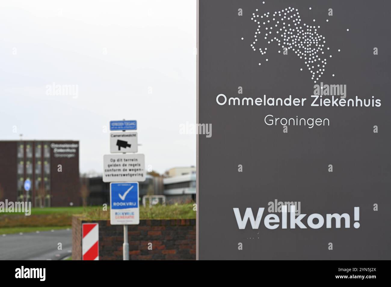 Niederländische Zentralklinik macht Millionen-Verluste. Blick auf die niederländische Zentralklinik Ommelander Ziekenhuis in der Provinz Groningen. Niederländischen Medien zufolge macht das Krankenhaus derzeit Millionen-Verluste. Scheemda Groningen Niederlande *** L'hôpital central néerlandais fait des millions de pertes vue de l'hôpital central néerlandais Ommelander Ziekenhuis dans la province de Groningen selon les médias néerlandais, l'hôpital fait actuellement des millions de pertes Scheemda Groningen pays-Bas Copyright : xdiebildwerftx Banque D'Images