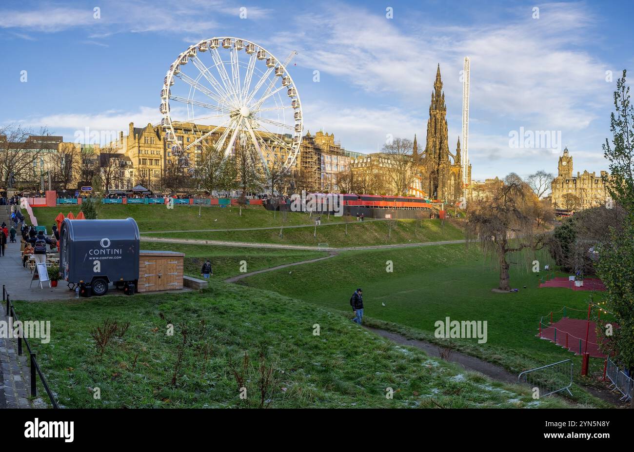 Les marchés de Noël d'Édimbourg ont lieu chaque année à Princes Street Gardens, Édimbourg, Écosse, Royaume-Uni Banque D'Images