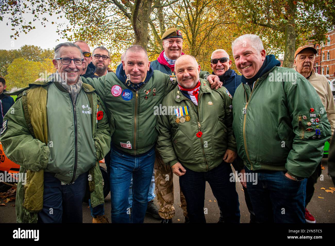 Ride of Remembrance pour les mods et les scooters en mémoire de ceux qui ont perdu la vie à la guerre. Beaucoup ont décoré d'anciens soldats en rendant hommage. Banque D'Images
