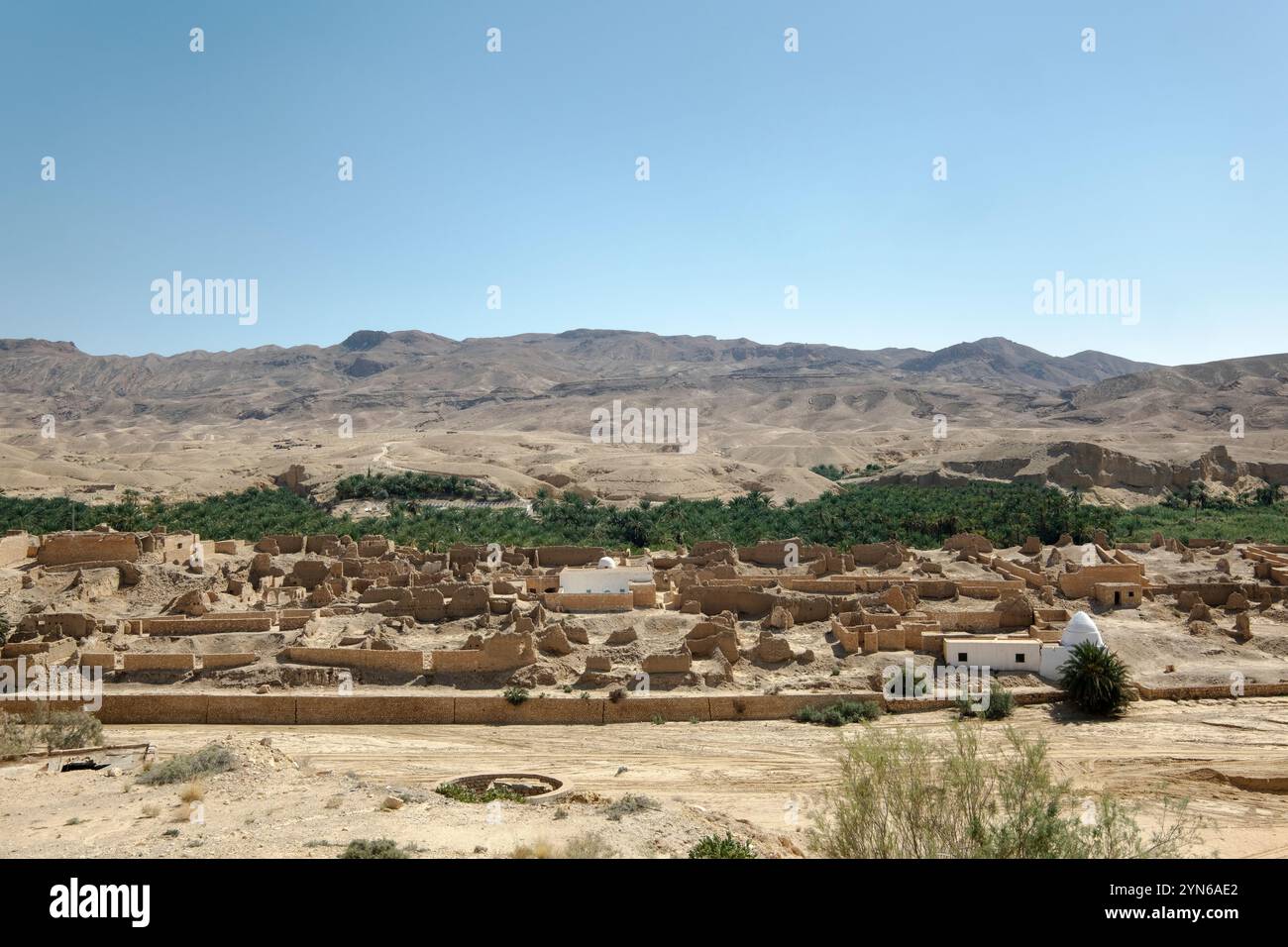 Oasis et village en ruines de Tamerza en Tunisie Banque D'Images