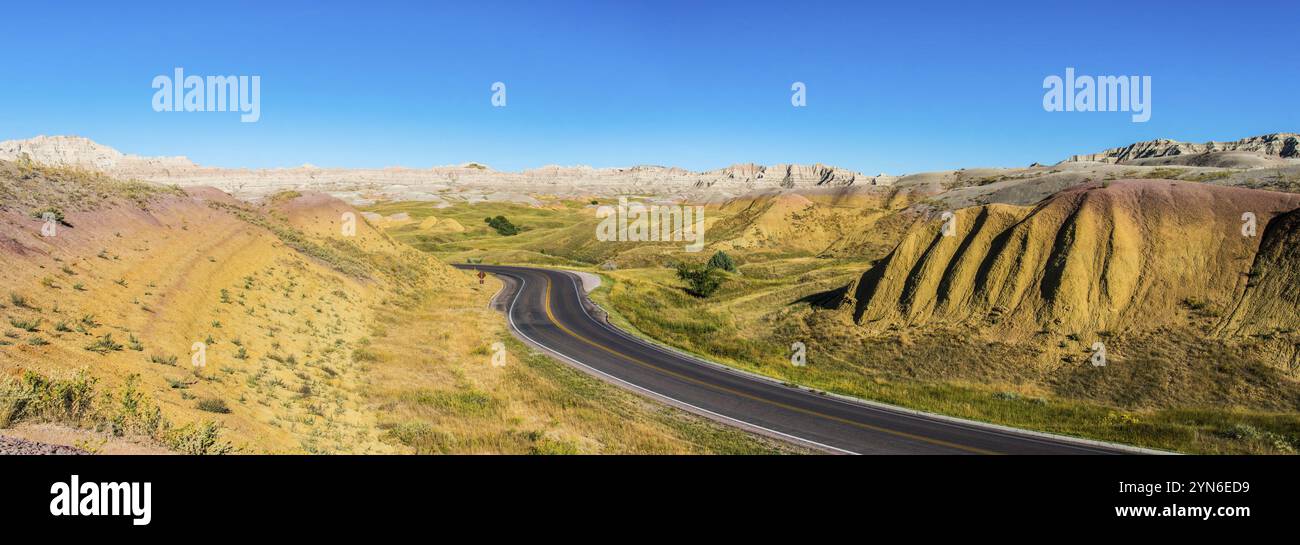 Fascinantes collines colorées le long de la route menant à Badlands National Park, États-Unis, Amérique du Nord Banque D'Images