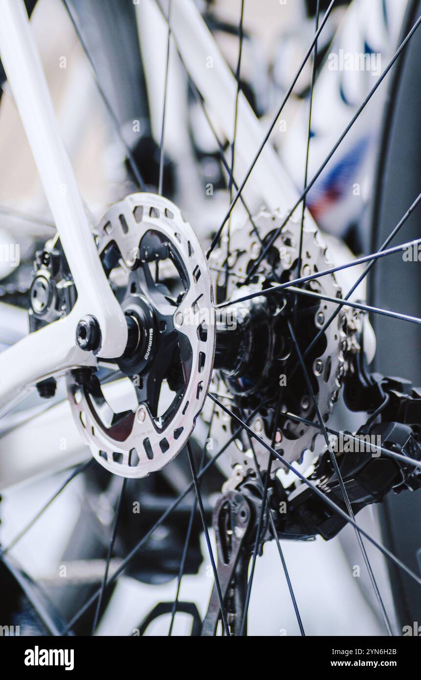 détail du disque de frein d'un vélo de compétition de course sur route Banque D'Images