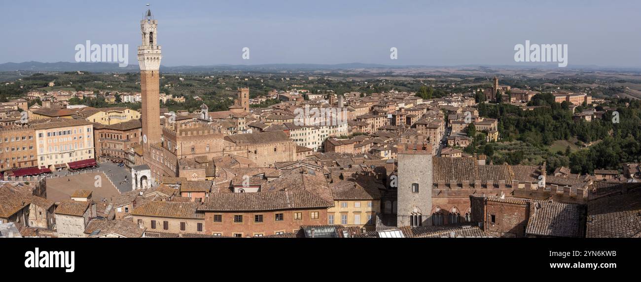 Vue panoramique sur le centre-ville de Sienne et le Palazzo Pubblico, vu du point de vue panoramique Facciatone, Italie, Europe Banque D'Images