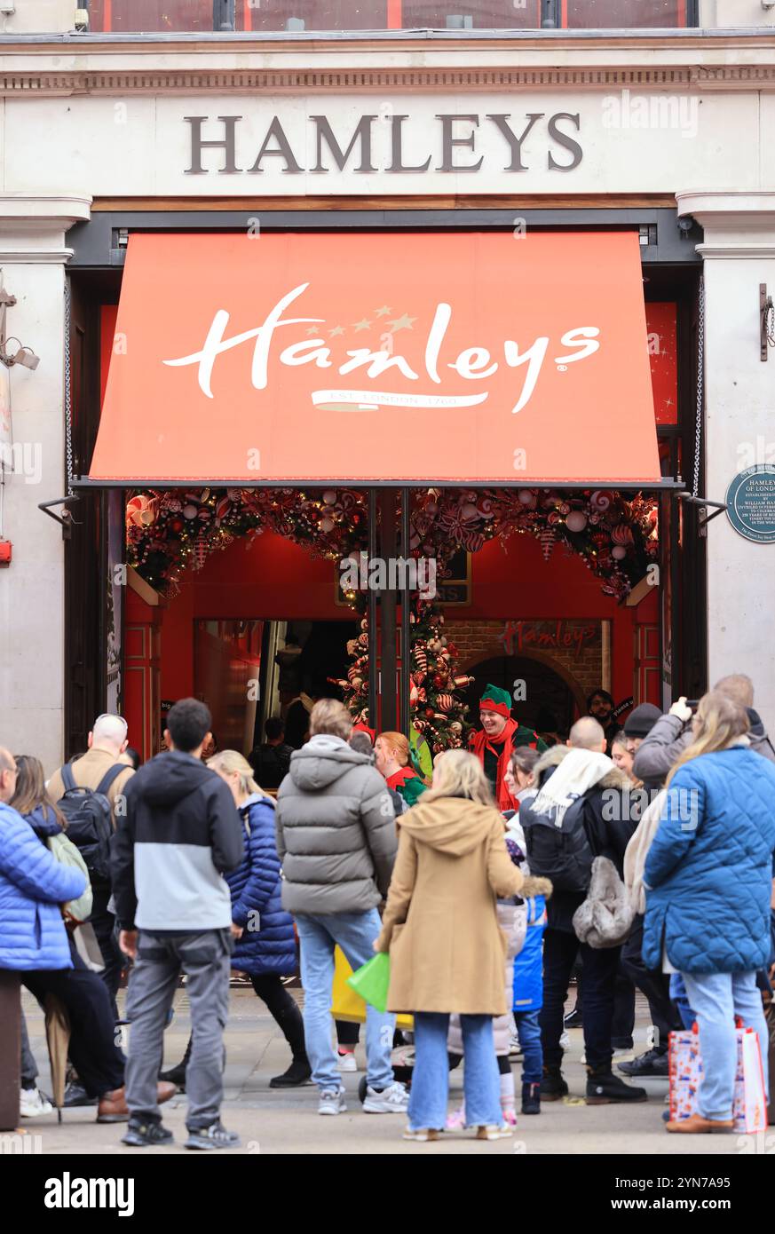 Magasin de jouets pour enfants Hamleys à Noël, sur Regent Street, Londres, Royaume-Uni Banque D'Images