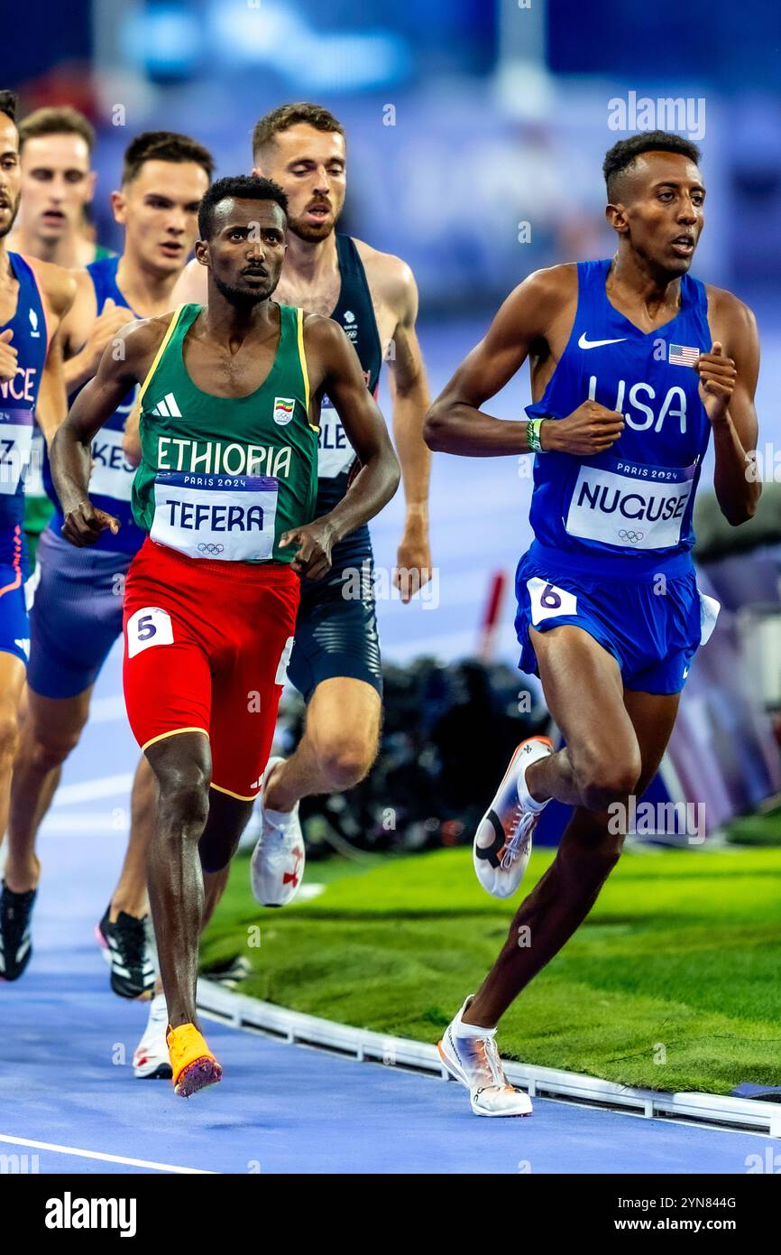 Yared Nuguse (USA), participe aux demi-finales masculines 1500 aux Jeux Olympiques d'été de 2024. Banque D'Images