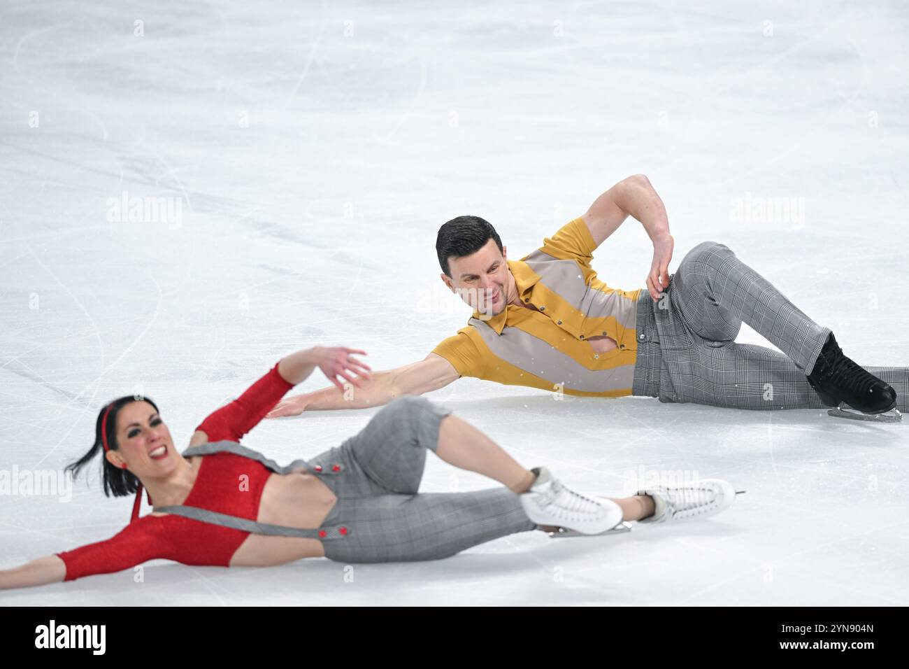 Le duo italien Virgil/Fabry est dans le concours de danse sur glace.Chongqing, China.22th novembre 2024. Le Grand Prix de la Coupe de Chine de patinage artistique 2024 débute à Chongqing, attirant 60 patineurs artistiques de 16 pays et régions à participer, le 22 novembre 2024. Crédit : HE Penglei/China News Service/Alamy Live News Banque D'Images