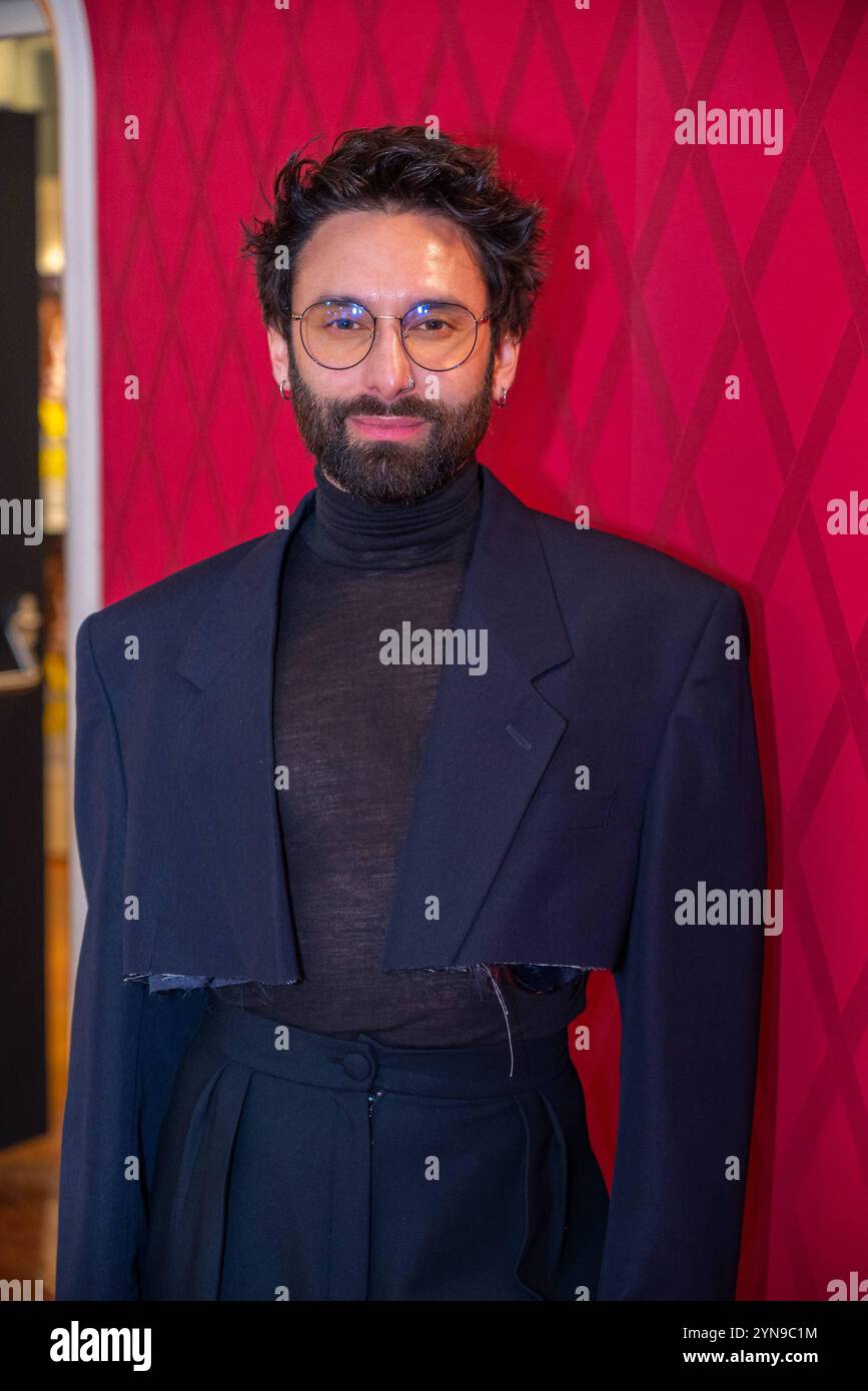 Vienne, Autriche. 24 novembre 2024. Cérémonie de remise du prix Nestroy Theatre 2024 au Volkstheater de Vienne, Autriche, le 24 novembre 2024. CONCHITA WURST Tom Thomas NEUWIRTH (Portrait). - 20241124 PD15694 crédit : APA-PictureDesk/Alamy Live News Banque D'Images