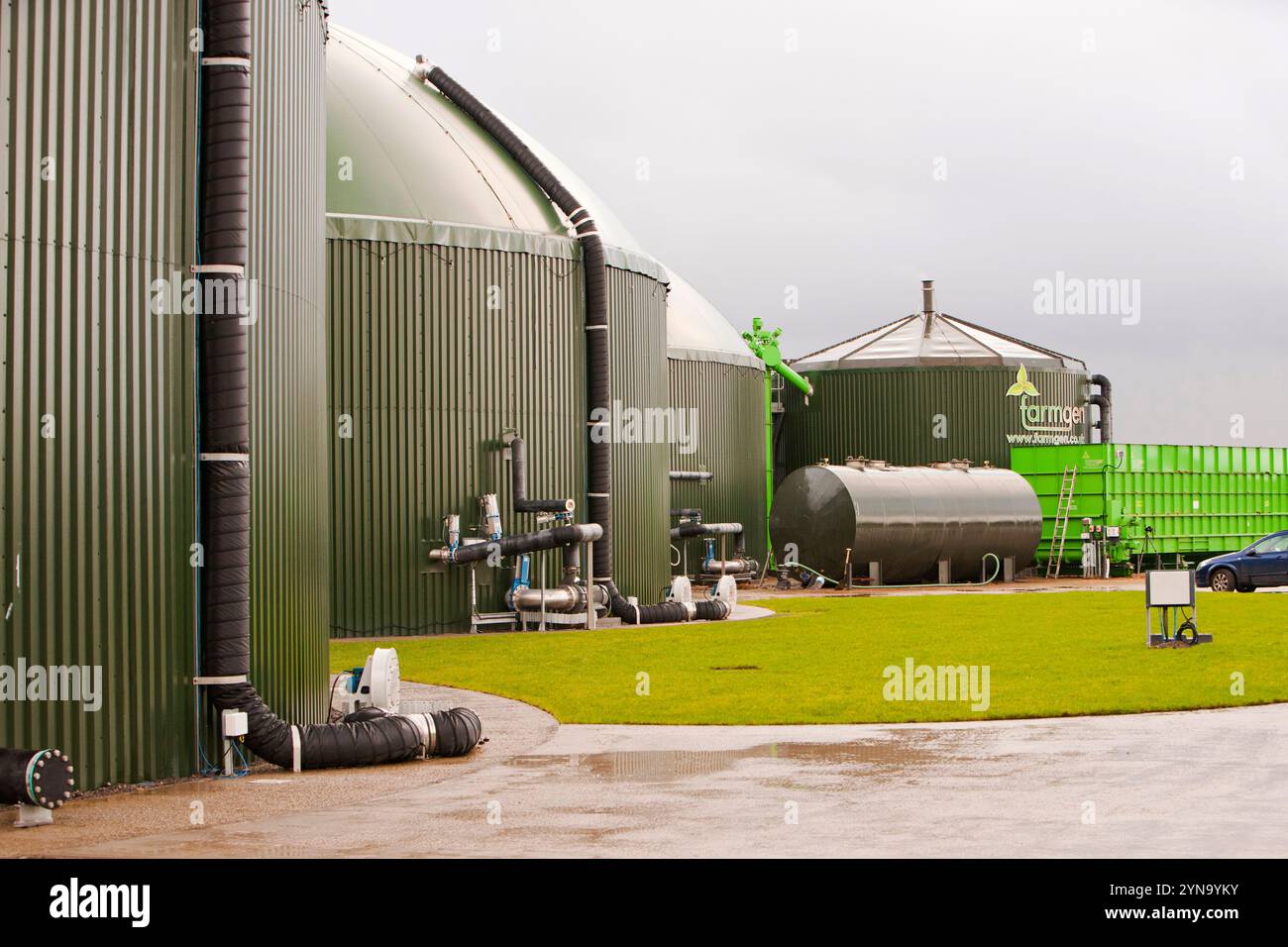 Grands réservoirs de gaz au bio digesteur anaérobie Banque D'Images