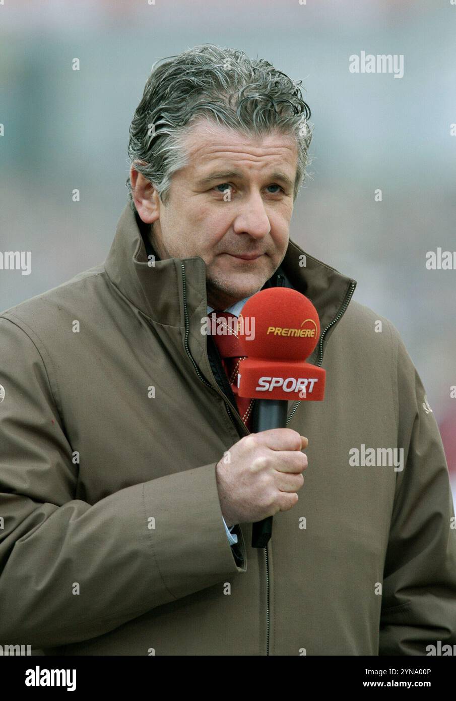 PHOTO D'ARCHIVE : Marcel REIF aura 75 ans le 27 novembre 2024, 02SN_Reif_0103SP.jpg Marcel REIF, Allemagne, présentateur sportif, reporter sportif, avec microphone Premiere, buste, HF ? Banque D'Images