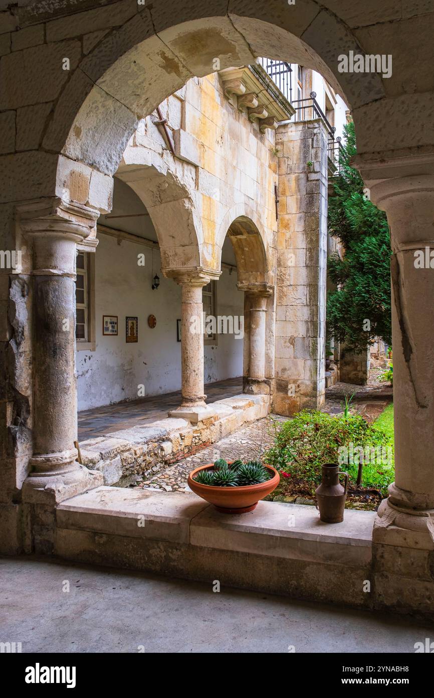 Portugal, région centrale, Coimbra, Rua da Sofia, Collège de grâce du XVIe siècle (Colégio da Graça) ou église notre-Dame de grâce, partie de l'Université de Coimbra-Alta et Sofia complexe, un site du patrimoine mondial de l'UNESCO Banque D'Images