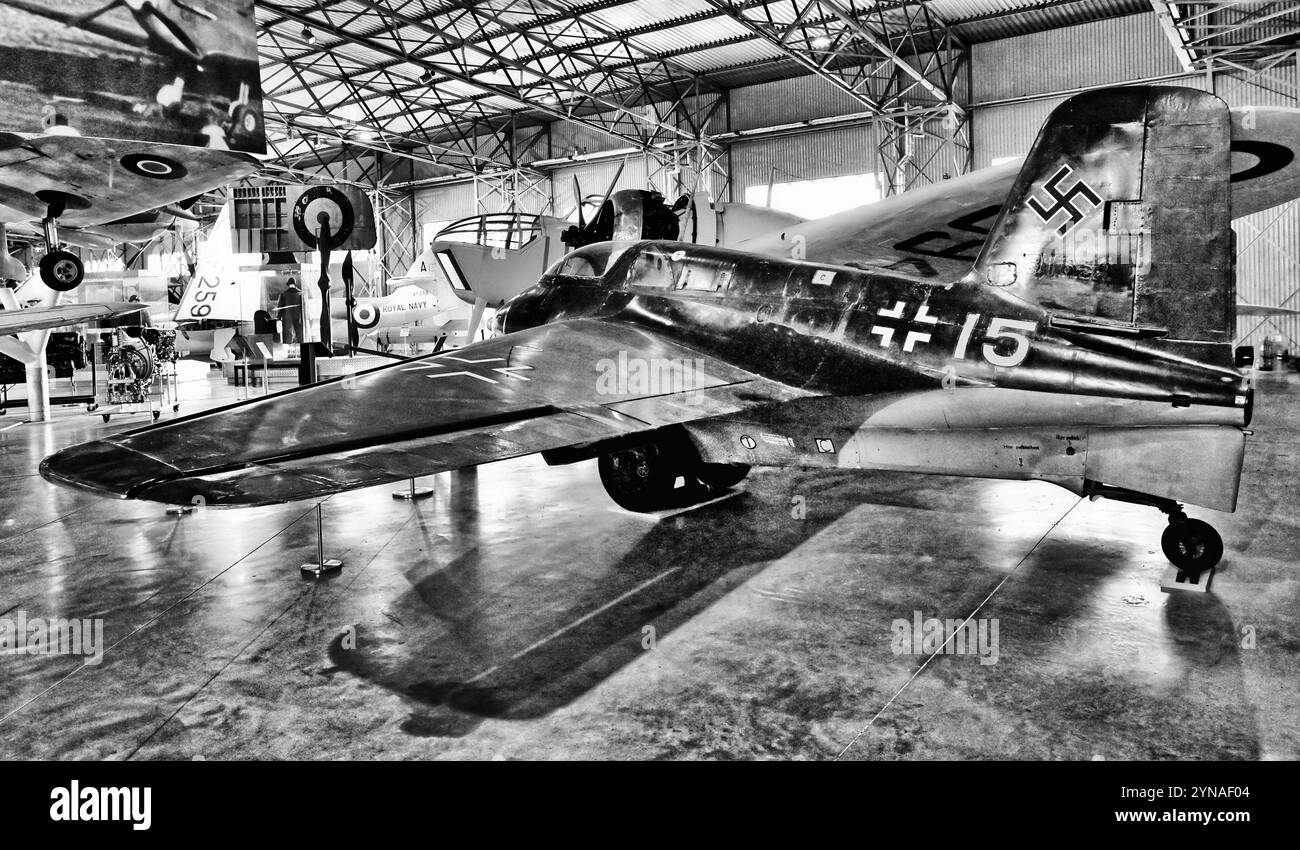 Musée national du vol Écosse un avion de chasse Comet allemand Messerscmitt me 163 propulsé par fusée de la seconde Guerre mondiale Banque D'Images