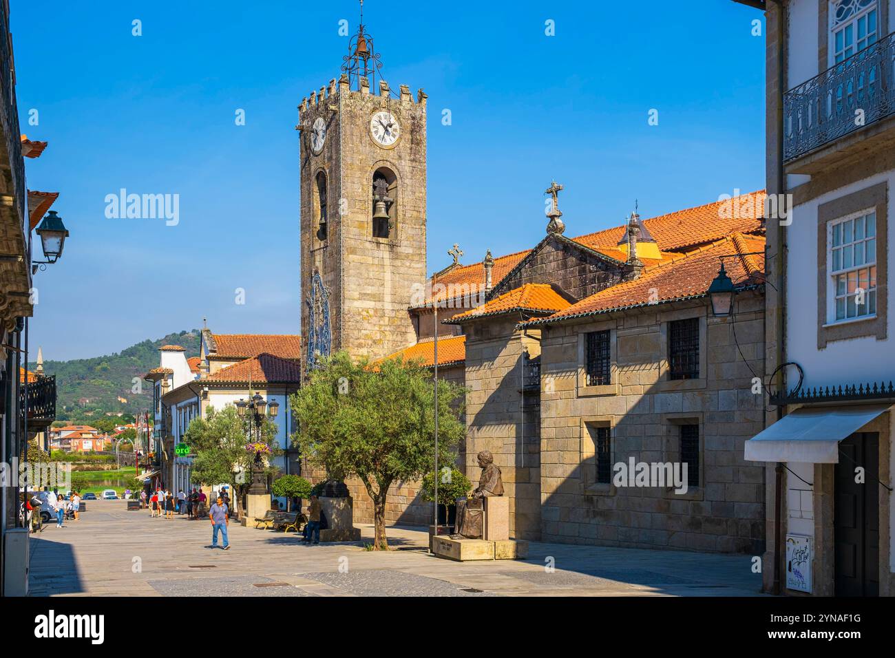 Portugal, région du Nord, Ponte de Lima, étape sur la voie centrale portugaise, une des voies vers Saint-Jacques-de-Compostelle, église mère Santa Maria dos Anjos du XVe siècle Banque D'Images