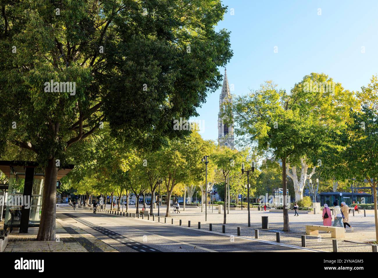 France, Gard (30), Nîmes, esplanade du général de Gaulle, bd de la libération Banque D'Images
