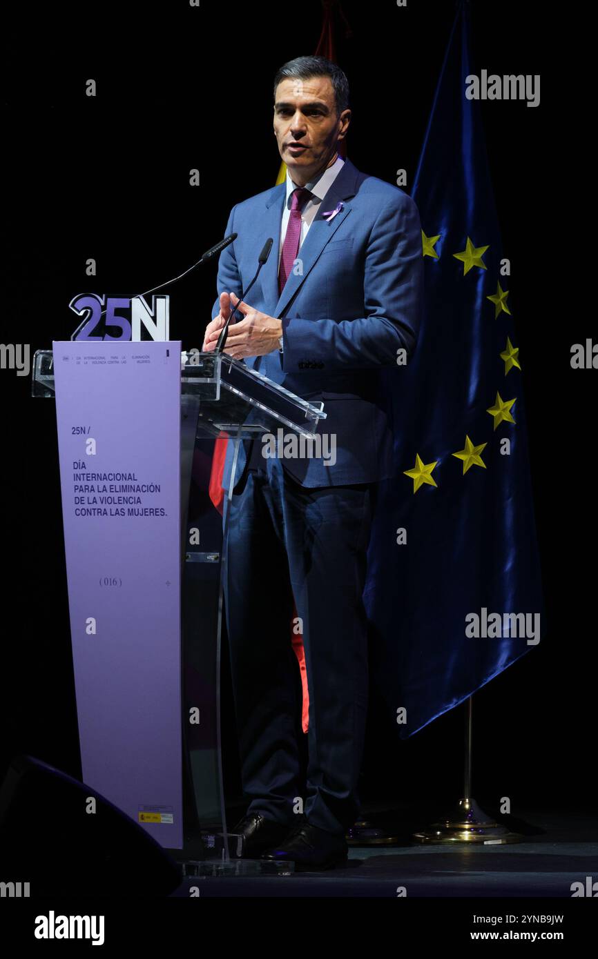 Le Président du Gouvernement, Pedro Sanchez lors d'une cérémonie de la Journée internationale pour l'élimination de la violence à l'égard des femmes, au Teatr Banque D'Images