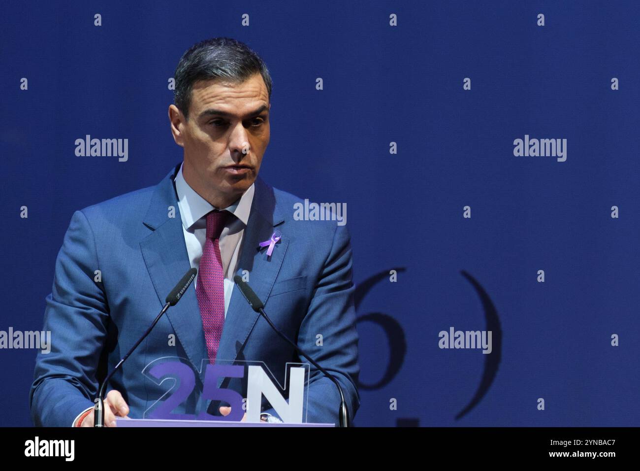Le Président du Gouvernement, Pedro Sanchez lors d'une cérémonie de la Journée internationale pour l'élimination de la violence à l'égard des femmes, au Teatr Banque D'Images