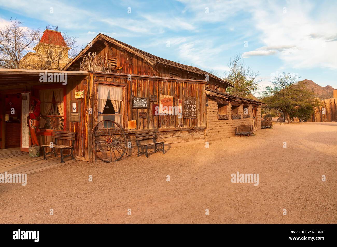 Tucson, Arizona, États-Unis - 07 mars 2014 - The fictional Trading Post at Old Tucson studios Banque D'Images