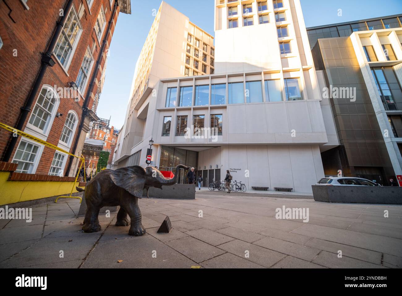 LONDRES - 21 NOVEMBRE 2024 : London School of Economics and Political Science, une prestigieuse université britannique Banque D'Images