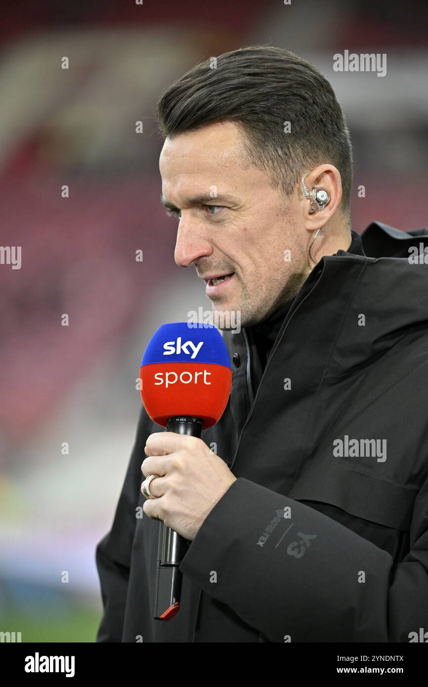 Directeur sportif Christian Gentner VfB Stuttgart, portrait, dans une interview microphone microphone logo SKY, MHPArena, MHP Arena Stuttgart, Baden-Wuertt Banque D'Images