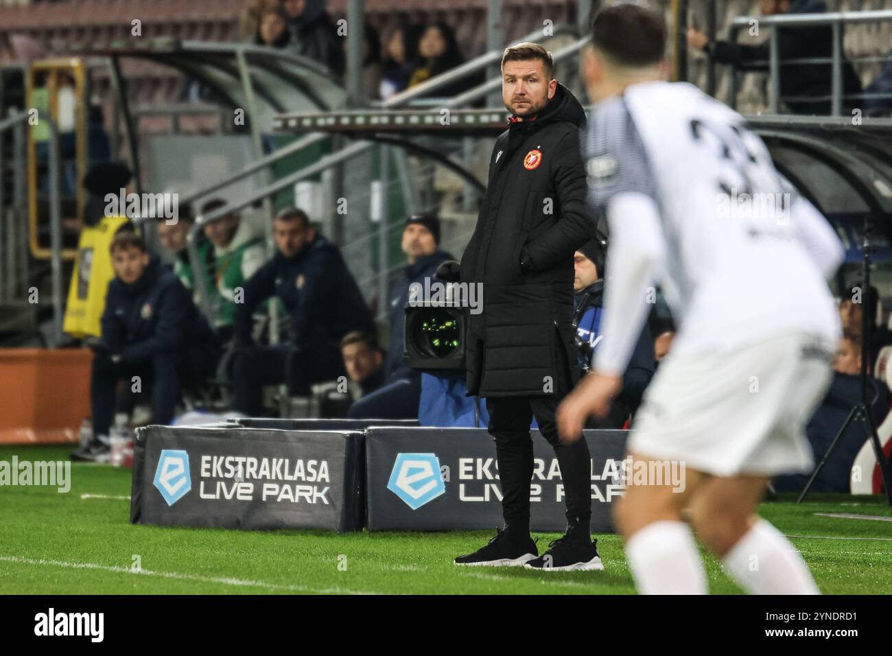 Cracovie, Pologne. 25 novembre 2024. Football 2024 2025 PKO BP Ekstraklasa Puszcza Niepolomice vs Widzew Lodz op : DANIEL MYSLIWIEC crédit : Konrad Swierad/Alamy Live News Banque D'Images