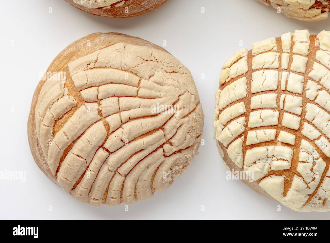 Conchas mexicains faits maison au chocolat. Un petit pain sucré mexicain traditionnel. Forme ronde et leur aspect rayé, semblable à un coquillage Banque D'Images