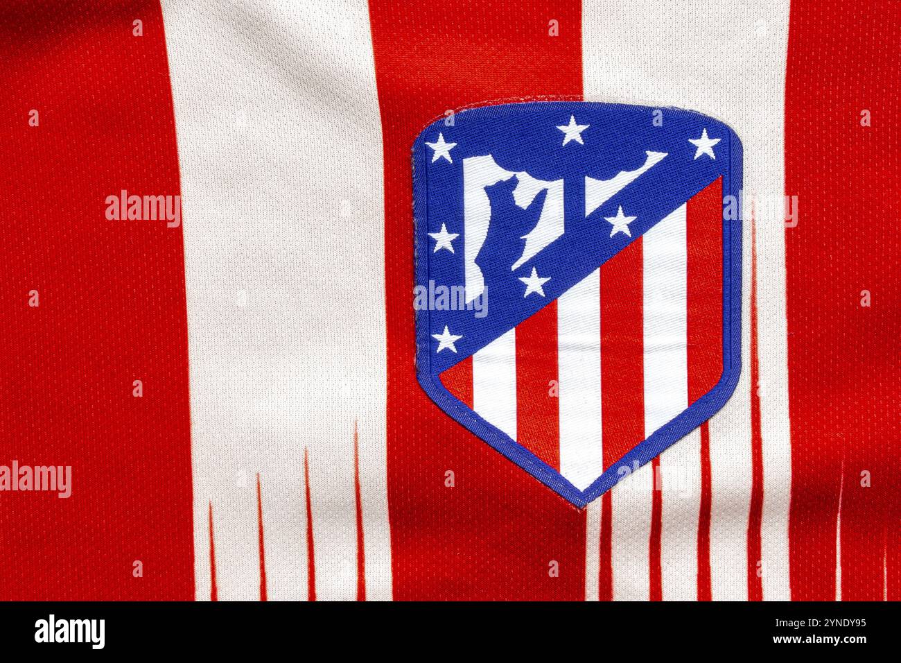 Calgary, Alberta, Canada. 10 juillet 2020. Club Atletico de Madrid gros plan sur leur logo en jersey Banque D'Images