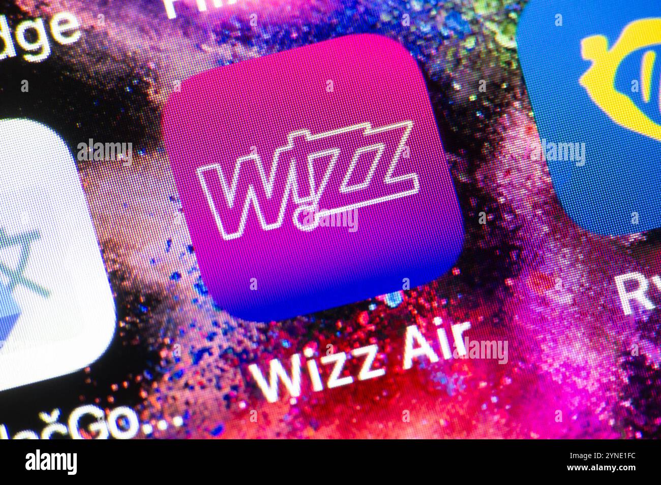 OSTRAVA, TCHÉQUIE - 27 JUILLET 2024 : icône de l'application mobile Wizz Air Airline installée sur iOS décide de réserver des billets d'avion en ligne Banque D'Images