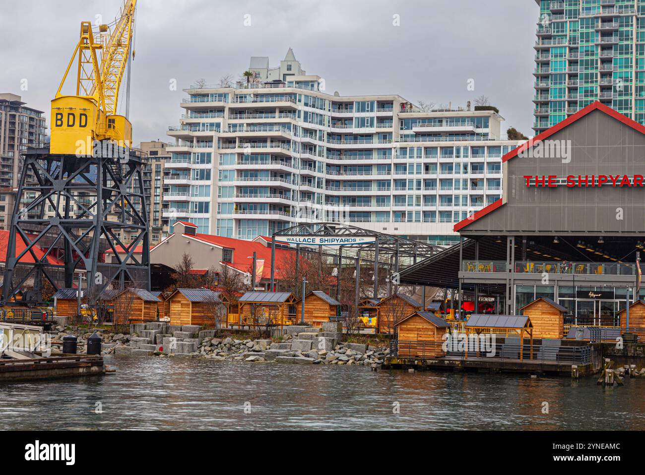 Marée haute à Lonsdale Quay dans North Vancouver Canada Banque D'Images