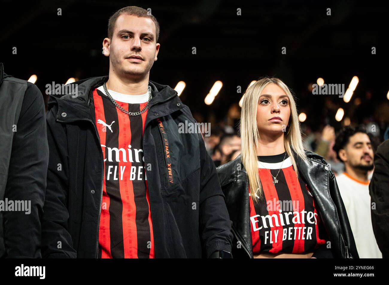 Madrid, Espagne. 05 novembre 2024. Supporters de l'AC Milan lors du match de football MD4 de l'UEFA Champions League, League phase MD4 entre le Real Madrid CF et l'AC Milan le 5 novembre 2024 au stade Santiago Bernabeu de Madrid, Espagne - photo Matthieu Mirville/DPPI crédit : DPPI Media/Alamy Live News Banque D'Images