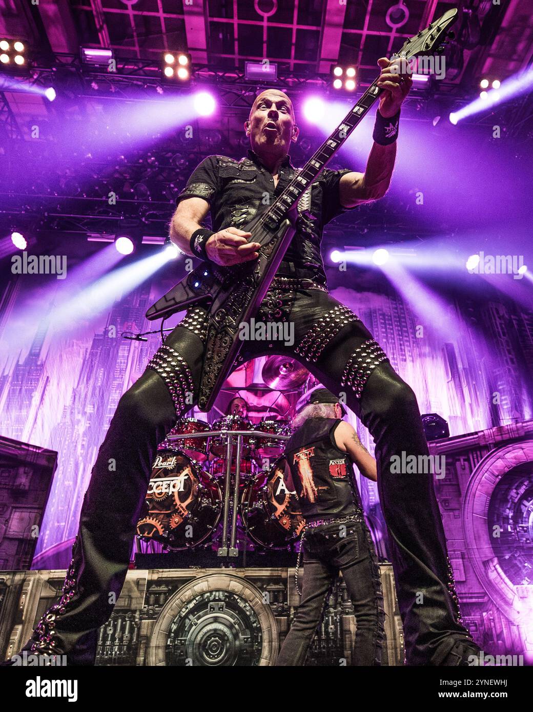 Wolf Hoffmann d'Accept jouant en live le 25 novembre 2024 Banque D'Images