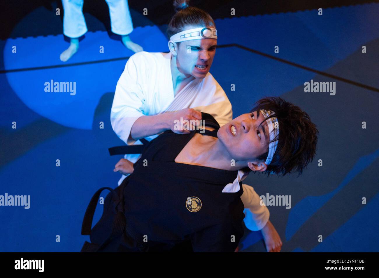 COBRA KAI, de gauche à droite Tanner Buchanan, Brandon H. Lee, (saison 6, partie 2, diffusé le