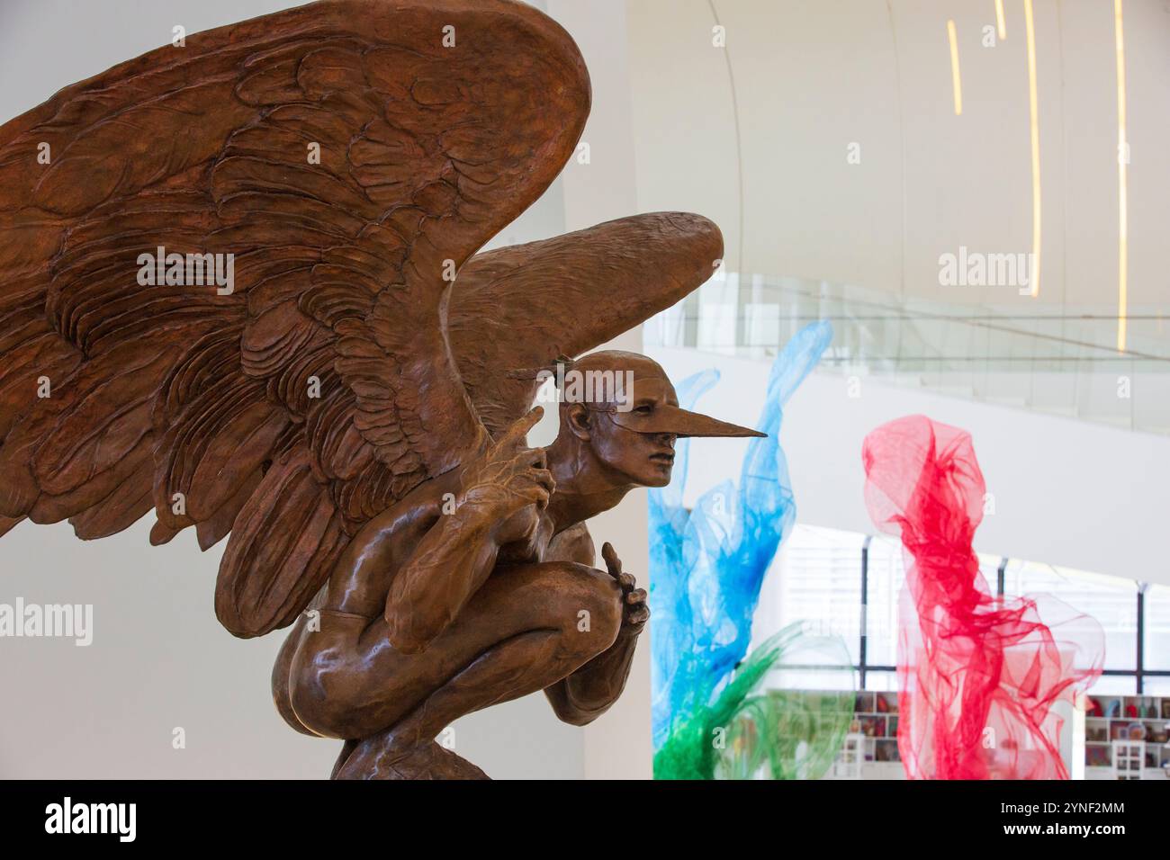 Art à l'intérieur du Centre culturel Heydar Aliyev (2012) par l'architecte primée Zaha Hadid (1950-2016) à Bakou Azerbaïdjan Banque D'Images