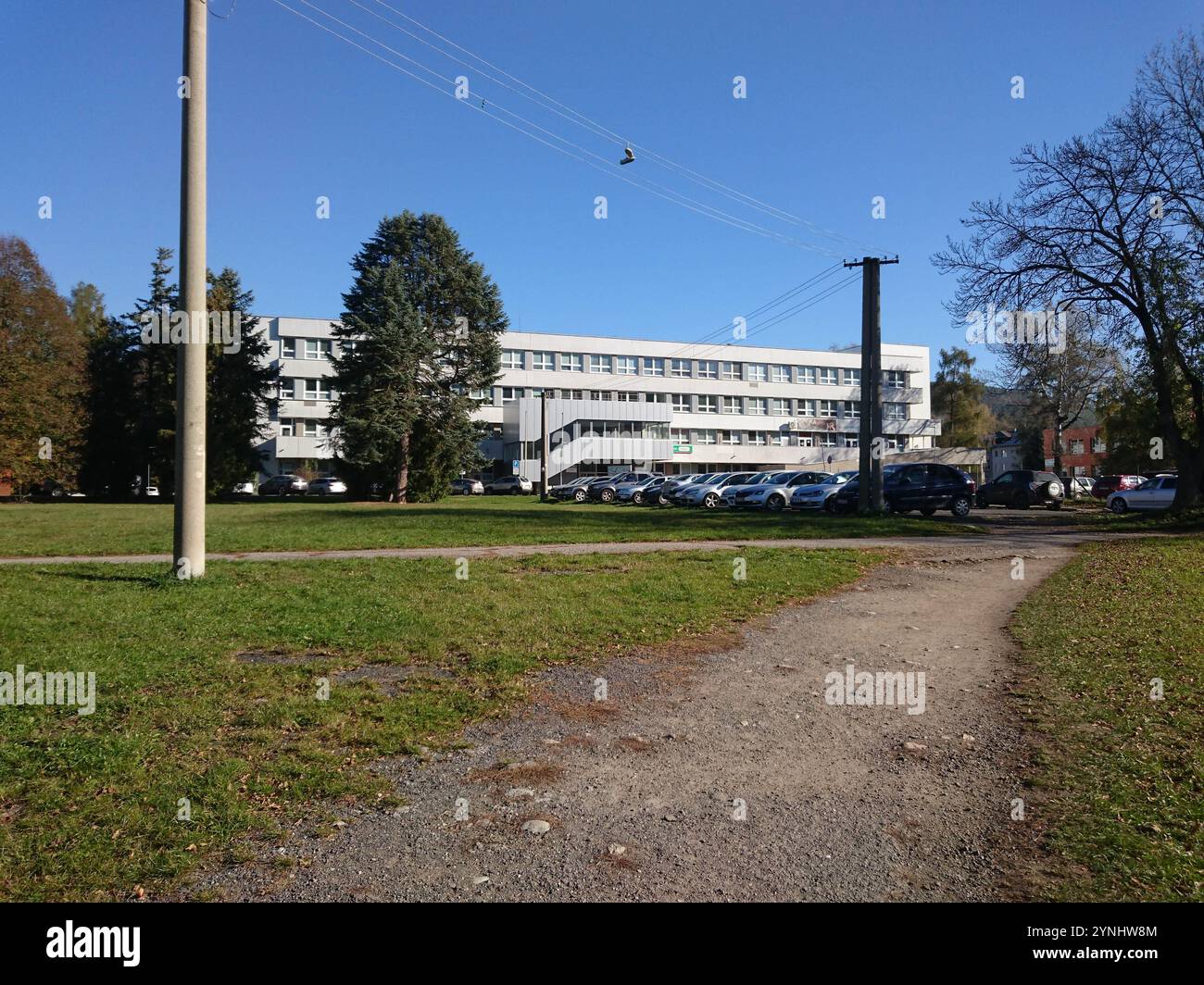 Bâtiment de la clinique de chirurgie ambulatoire et généraliste (poliklinika) à Liptovsky Hradok, Slovaquie Banque D'Images