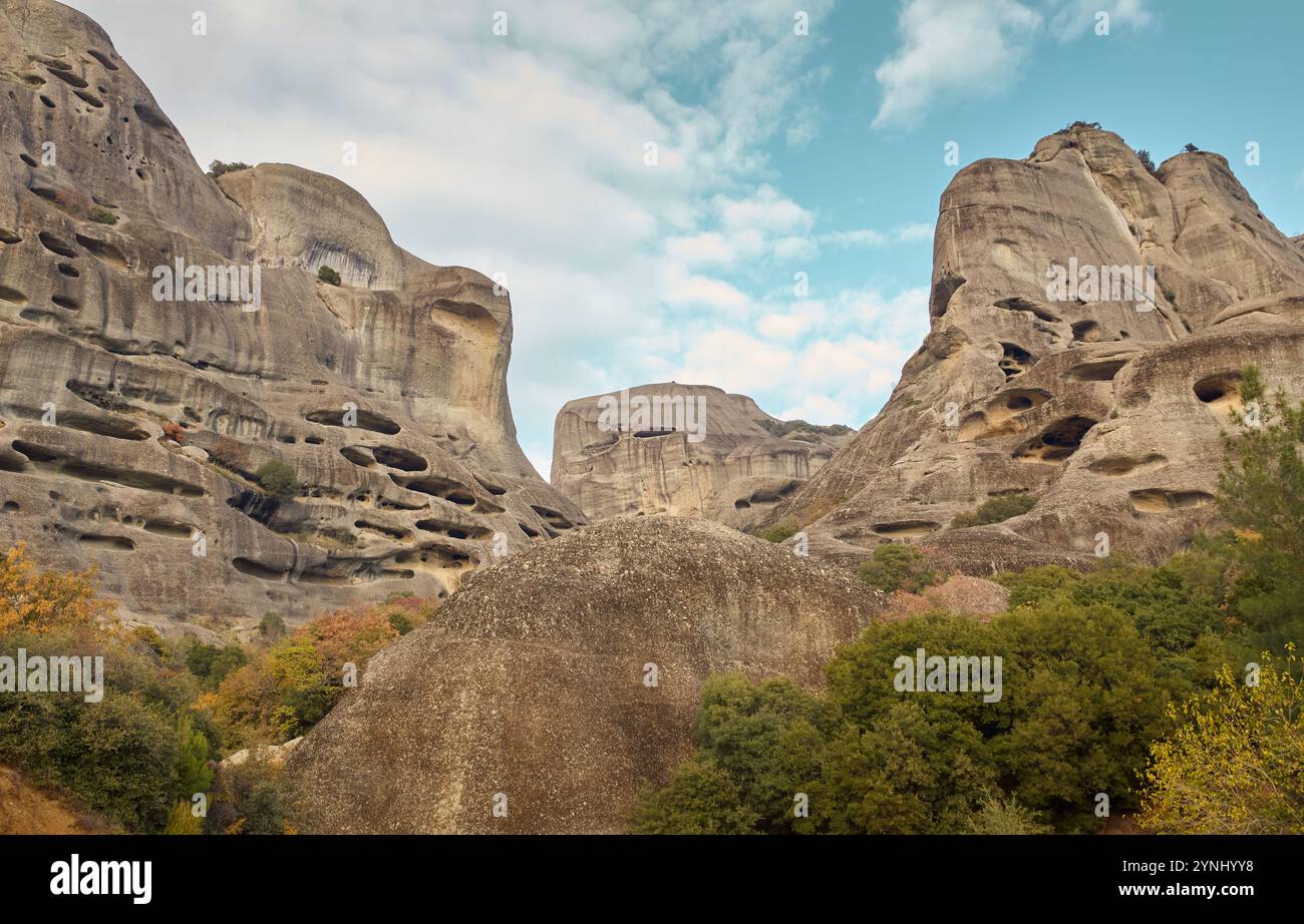 Grottes de montagne dans les Météores, Grèce Banque D'Images