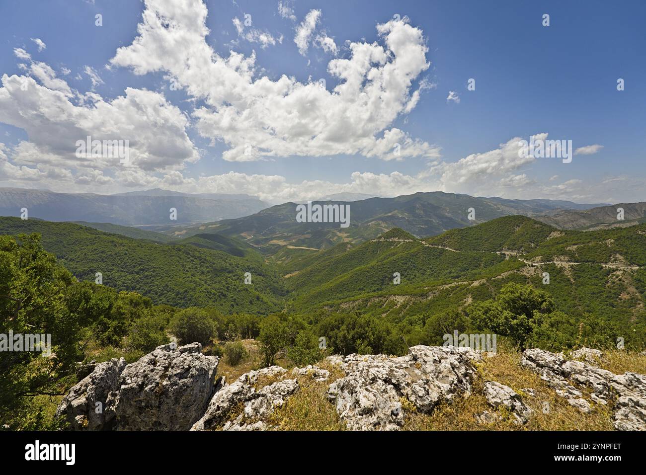 Paysage du parc national Hotova Dangell avec vue sur Alipostivan Banque D'Images