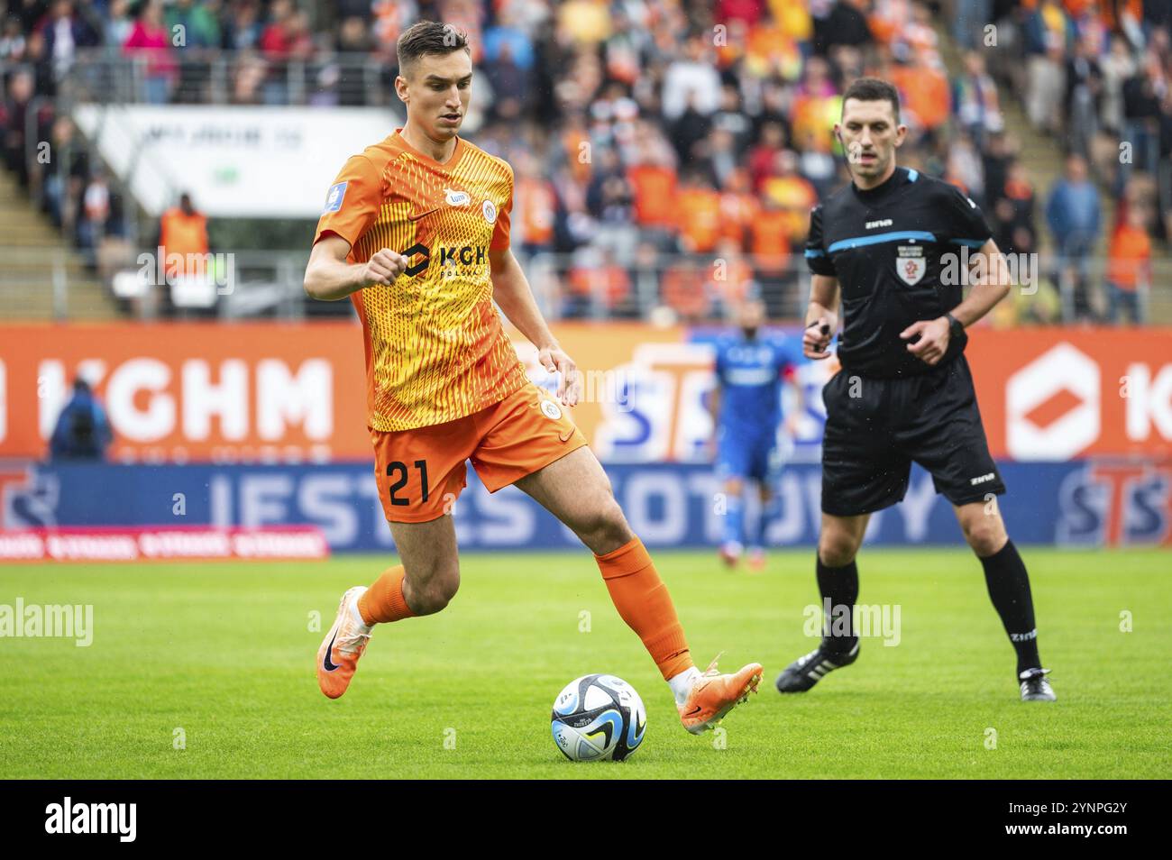 LUBIN, POLOGNE - 6 AOÛT 2023 : match de football polonais PKO Ekstraklasa entre KGHM Zaglebie Lubin vs Lech Poznan 1:1. En action Tomasz Pienko. Banque D'Images