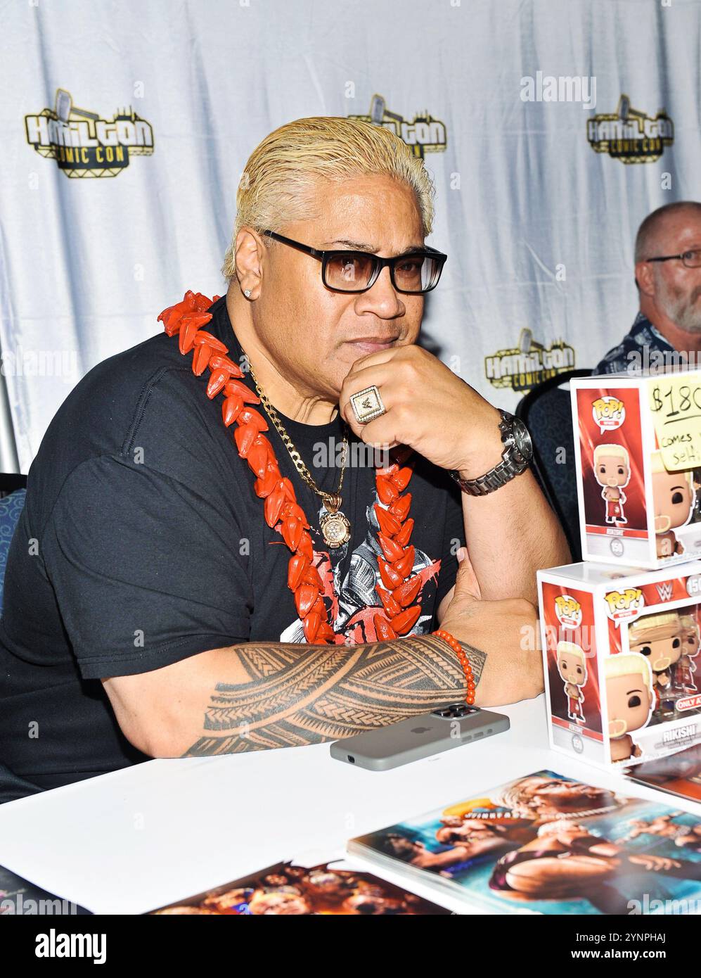 21 septembre 2024 - Hamilton, Ontario, Canada. Le lutteur à la retraite Solofa Fatu Jr. (mieux connu sous le nom de ring Rikishi) à Hamilton Comic Con 2024 au Hamilton Convention Centre par Carmen's.. (Crédit image : © Brent Perniac/AdMedia via ZUMA Press Wire) USAGE ÉDITORIAL SEULEMENT! Non destiné à UN USAGE commercial ! Banque D'Images