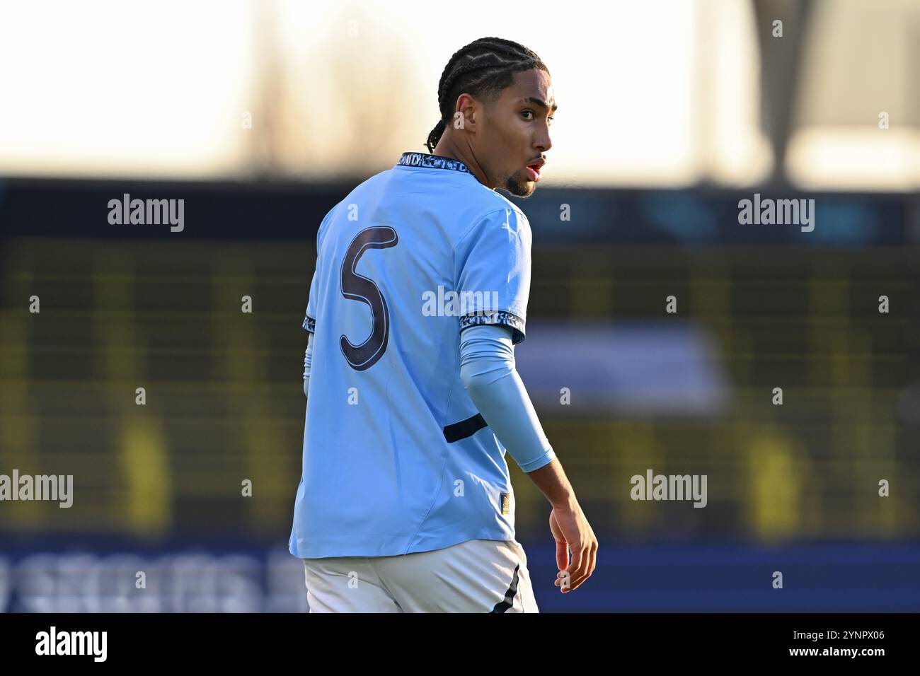 Manchester, Royaume-Uni. 26 novembre 2024. Kaden Braithwaite de Manchester City lors du match de l'UEFA Youth League à l'Academy Stadium de Manchester. Le crédit photo devrait se lire : Cody Froggatt/Sportimage crédit : Sportimage Ltd/Alamy Live News Banque D'Images