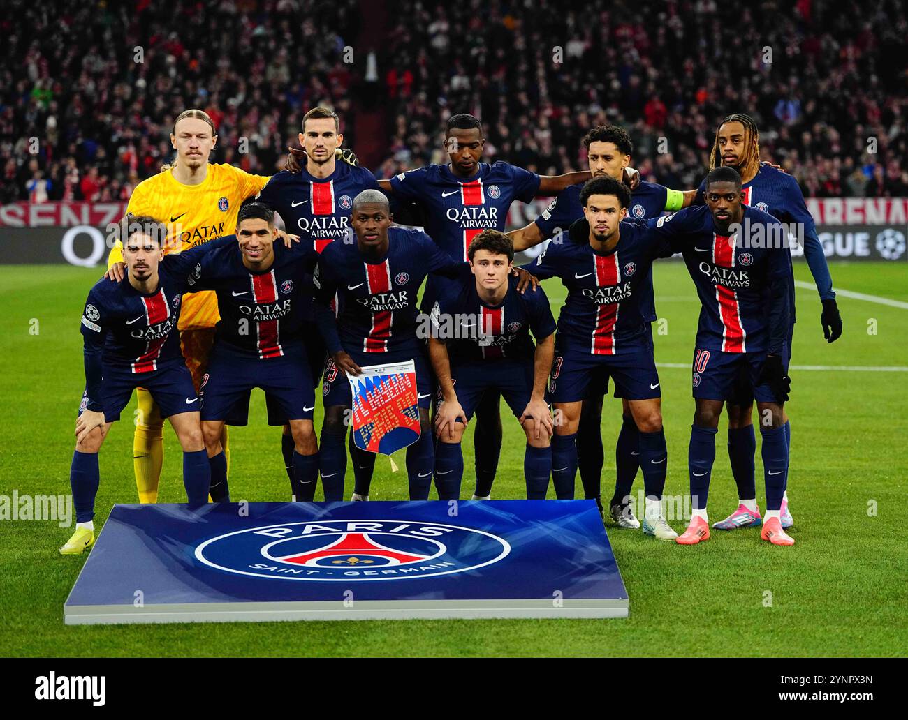 Allianz Areana, Munich, Allemagne. 26 novembre 2024. L'équipe du Paris Saint-Germain lors d'un match de la Ligue des Champions en Journée 5, le FC Bayern Munich contre le Paris Saint-Germain, à Allianz Areana, Munich, Allemagne. Ulrik Pedersen/CSM/Alamy Live News Banque D'Images