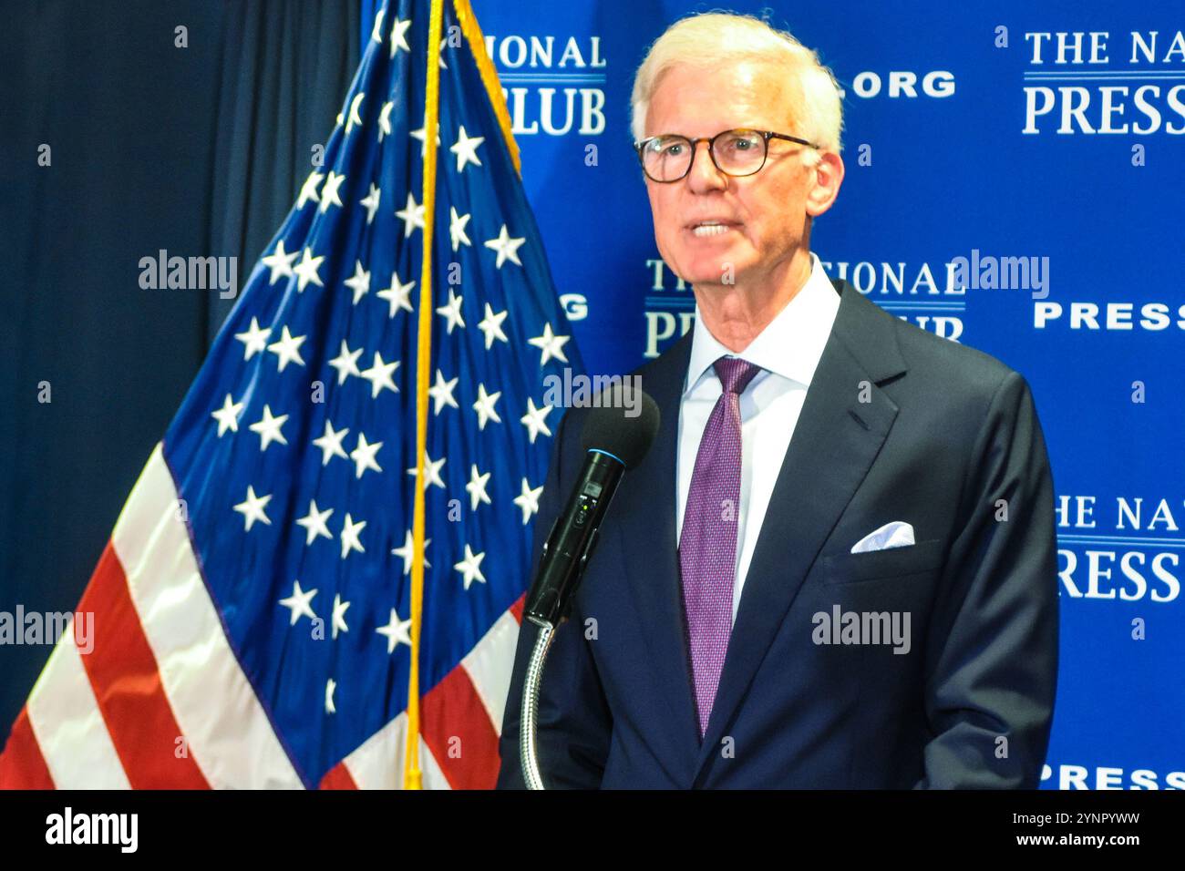 Fred Ryan, ancien éditeur du Washington Post, intervient lors du lancement du Centre de la liberté de la presse au National Press Club. 25 novembre 2024 Banque D'Images