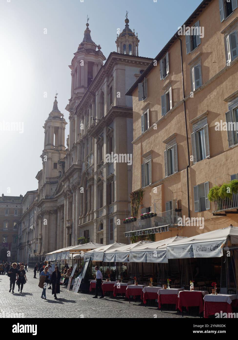 Café / restaurants dans la célèbre Piazza Navona dans la ville de Rome, Italie. 26 novembre 2024 Banque D'Images