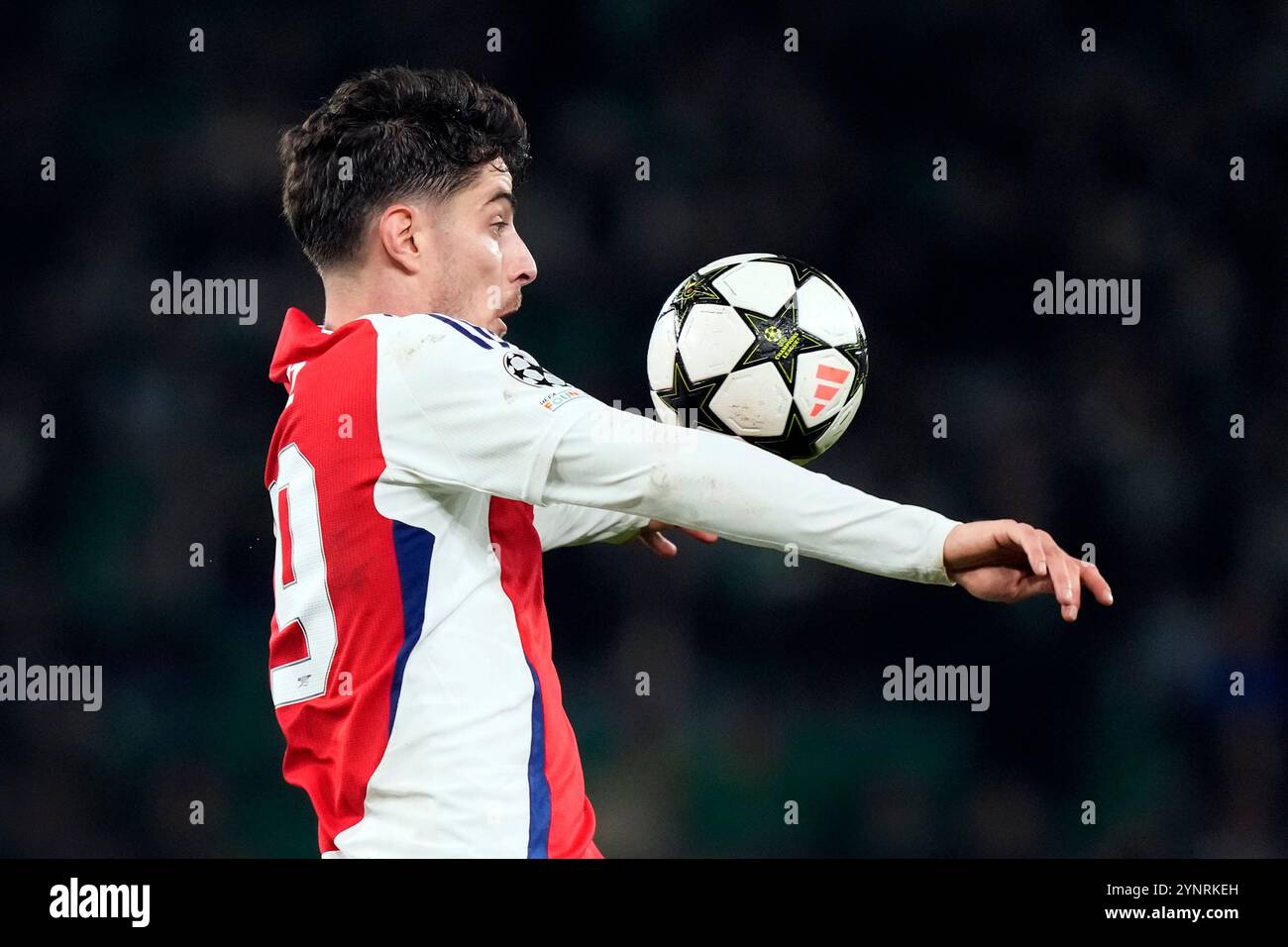 Arsenal's Kai Havertz controls the ball during the Champions League opening phase soccer match between Sporting CP and Arsenal at the Alvalade stadium in Lisbon, Tuesday, Nov. 26, 2024. (AP Photo/Armando Franca) Banque D'Images