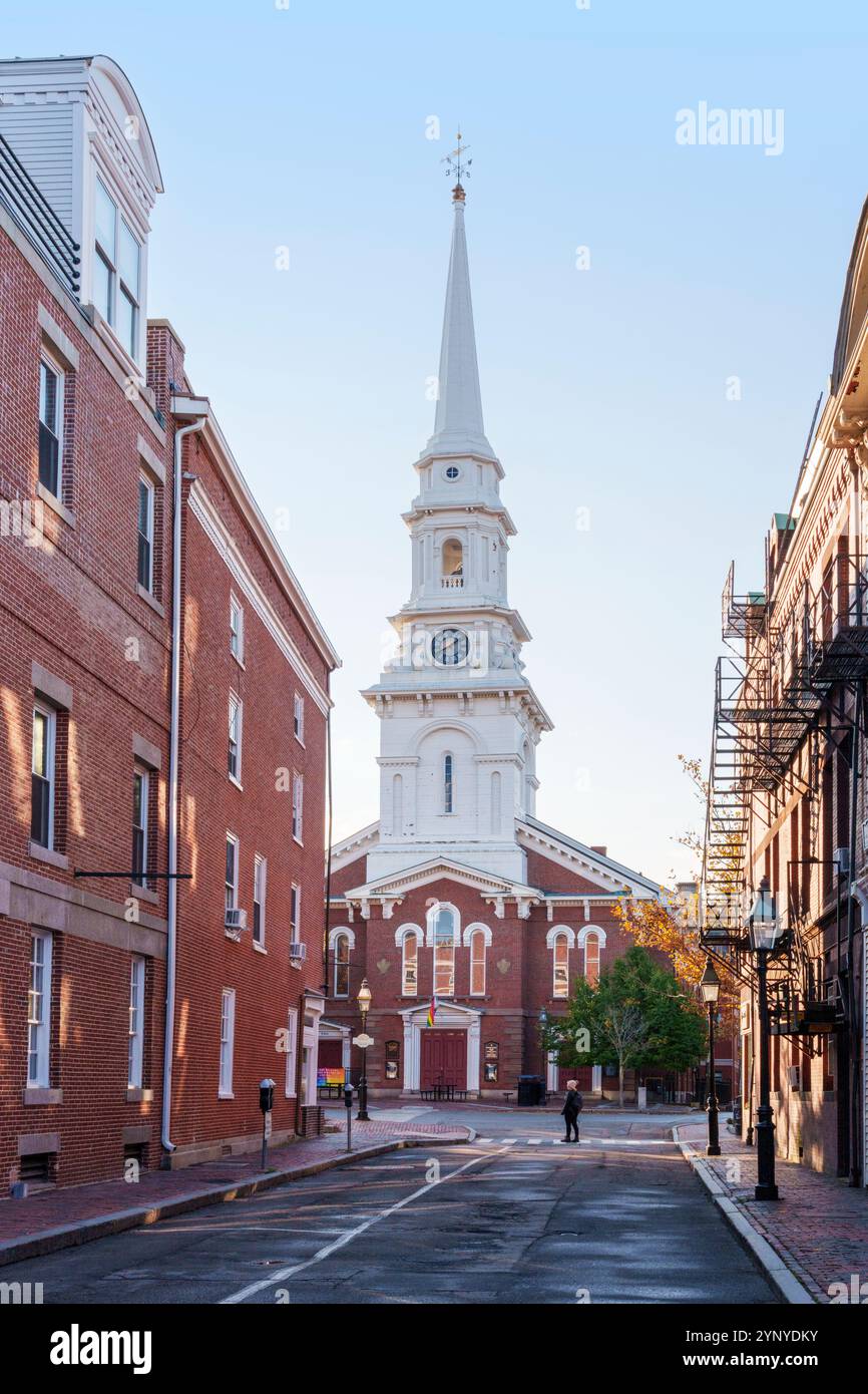Pittoresque centre-ville, Marketsquare et North Church en automne Portsmouth New Hampshire, Nouvelle-Angleterre, États-Unis Banque D'Images