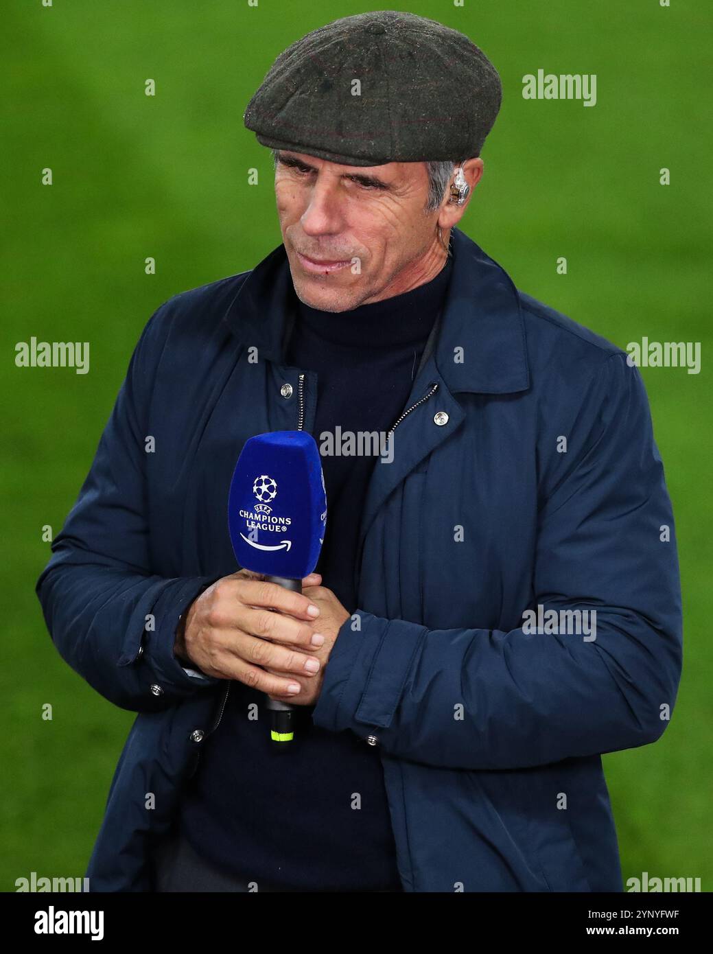 Gianfranco Zola ancien footballeur donne une interview avant le match MD5 de l'UEFA Champions League, League phase MD5 Aston Villa vs Juventus à Villa Park, Birmingham, Royaume-Uni, le 27 novembre 2024 (photo de Gareth Evans/News images) Banque D'Images