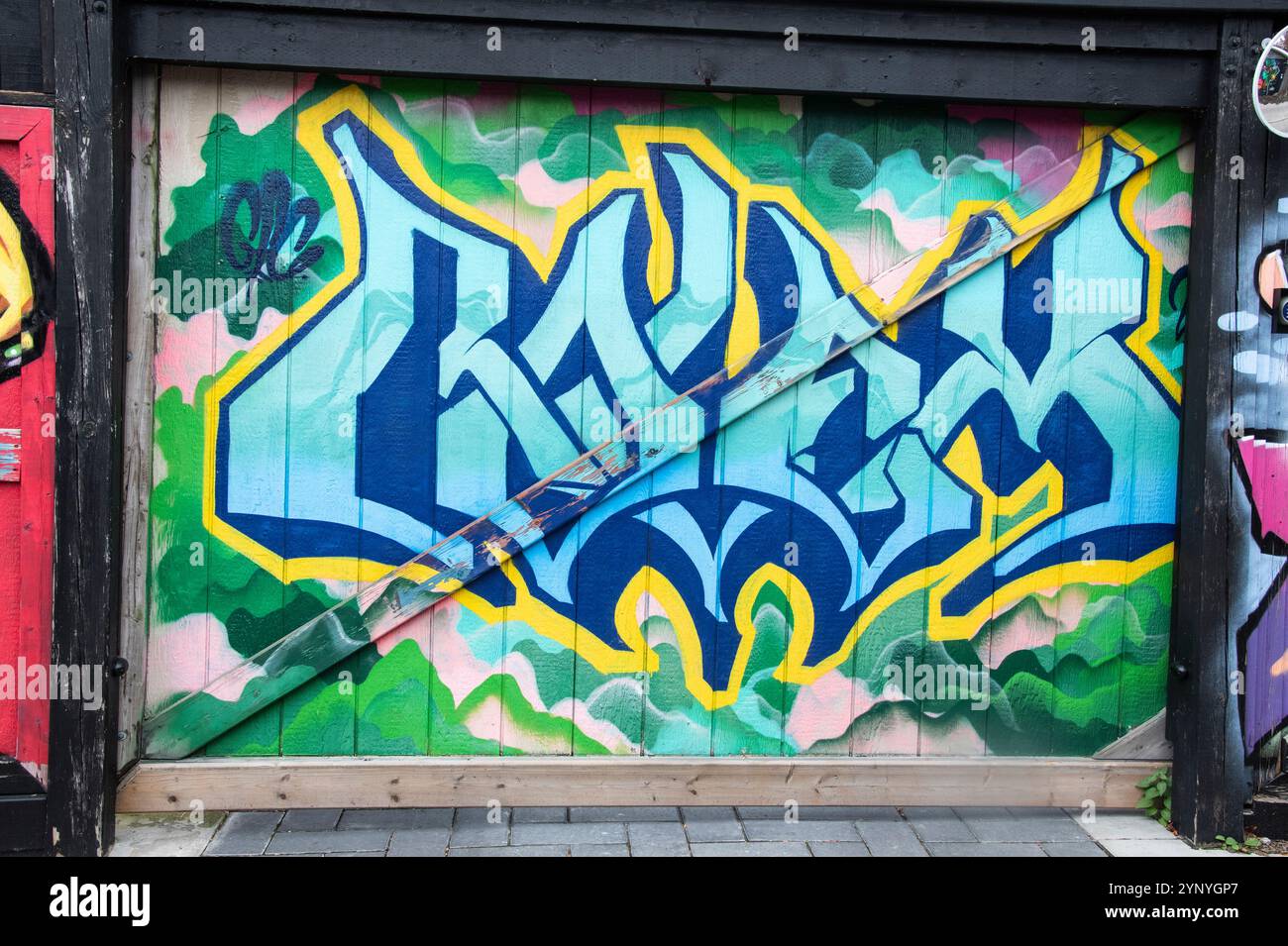 Graffiti marqué sur une clôture sur Alex Faulkner Lane à Etobicoke, Toronto, Ontario, Canada Banque D'Images