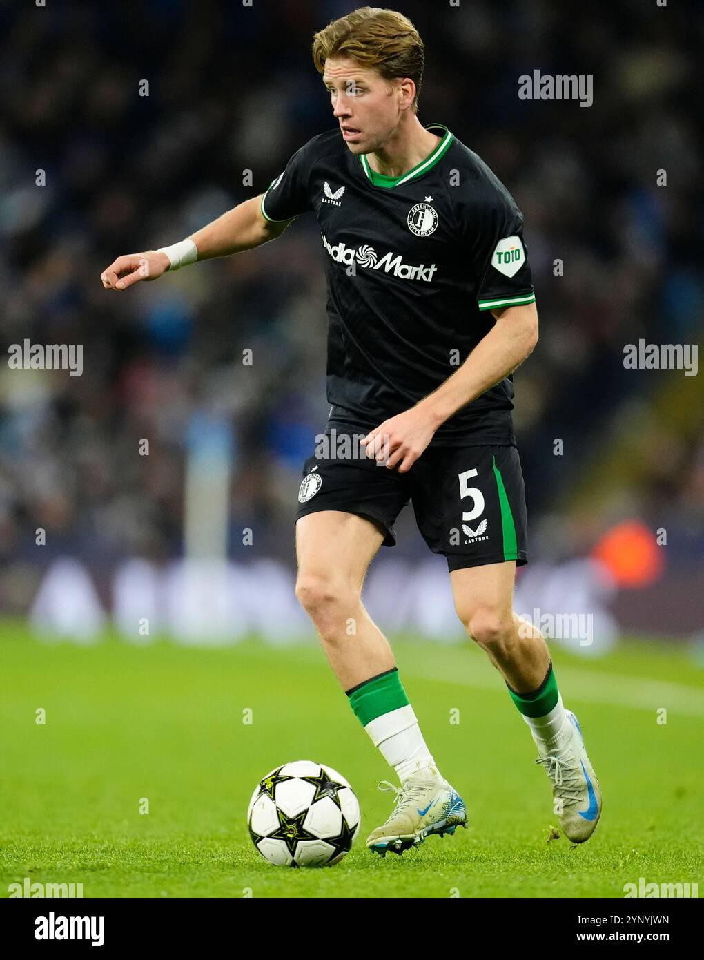 Gijs Smal de Feyenoord lors de l'UEFA Champions League, match de championnat au stade Etihad de Manchester. Date de la photo : mardi 26 novembre 2024. Banque D'Images