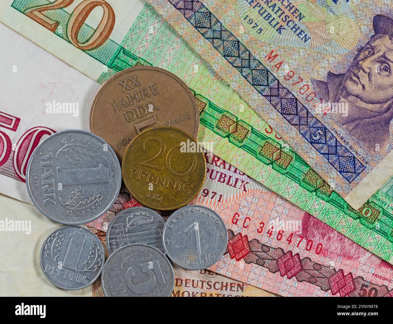Monnaie, pièces et billets de banque de RDA Banque D'Images