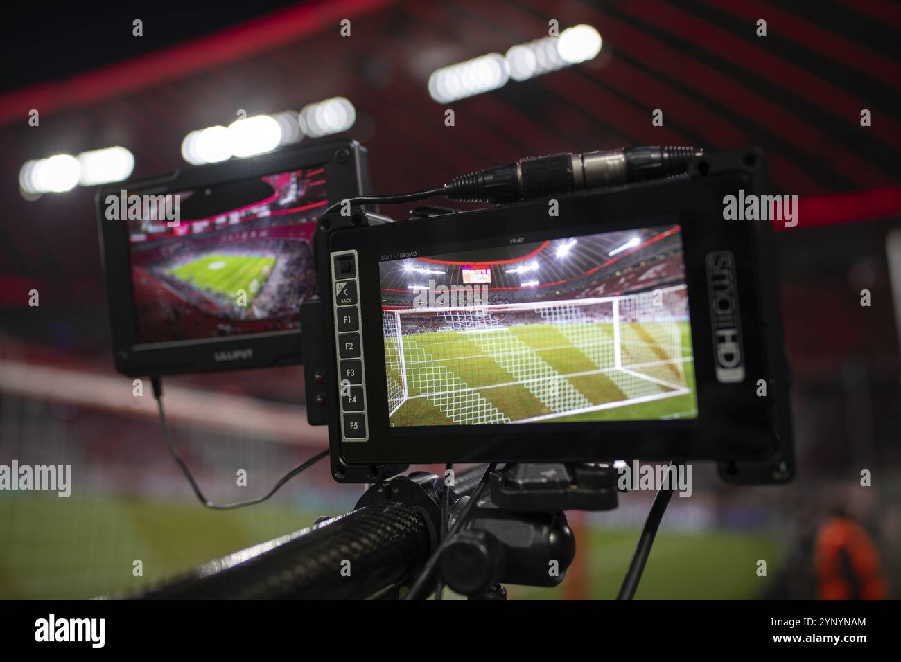 Lilliput affichages, écrans, moniteurs sur caméra de porte arrière, caméra TV, DIFFUSION HD, net d'objectif, intérieur, Ligue des champions, Allianz Arena, Munich, Bavière, Banque D'Images