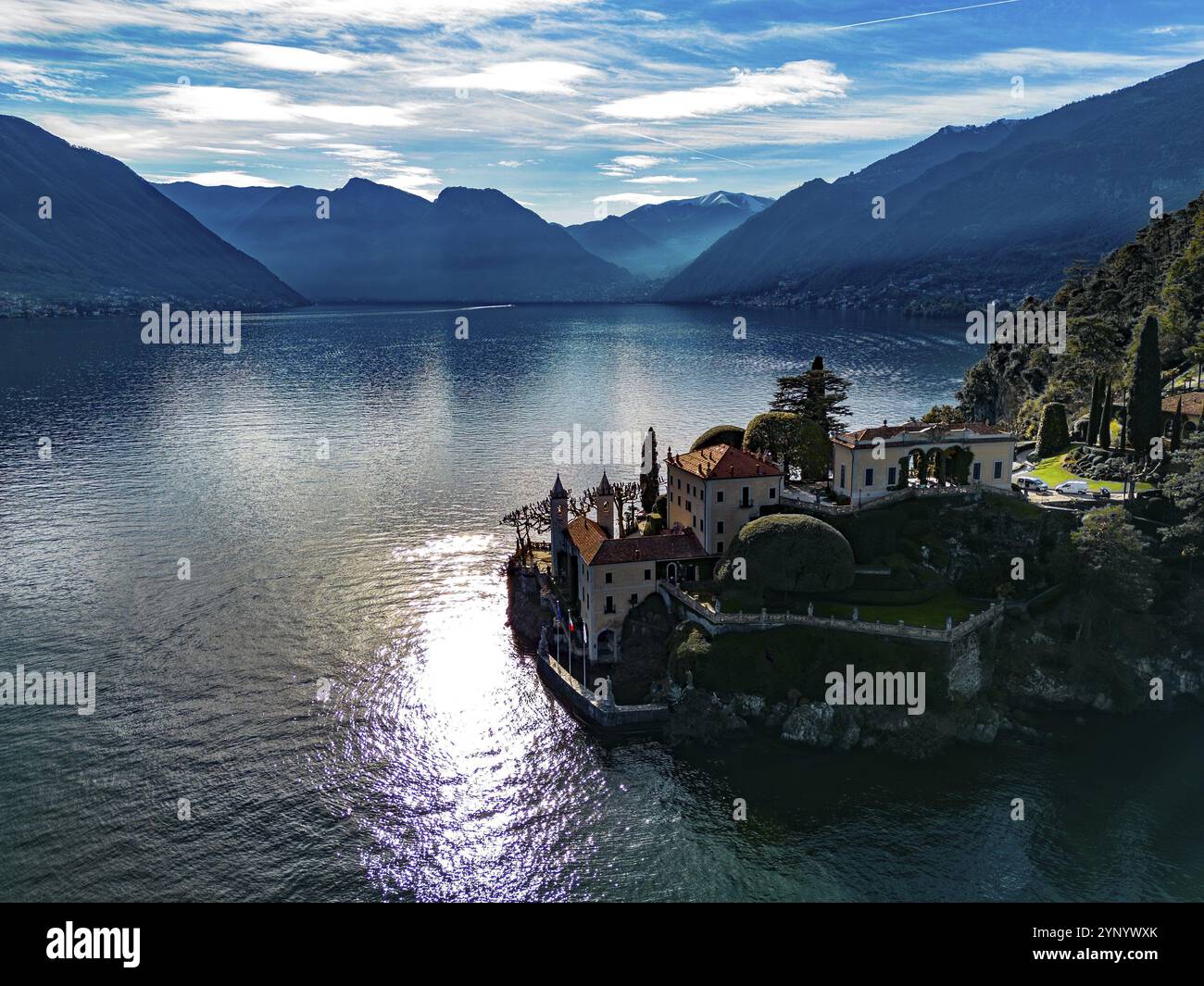 Vue aérienne de la péninsule de Villa Balbianello sur le lac de Côme Banque D'Images